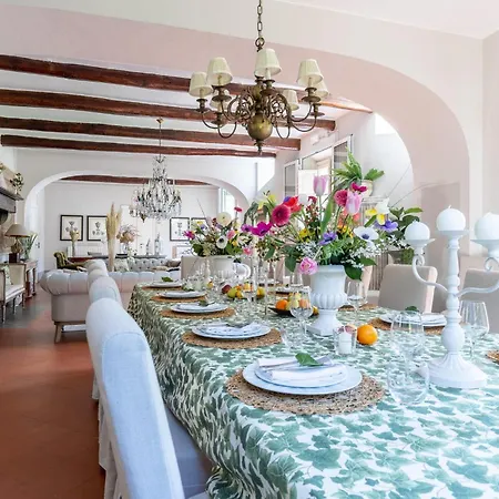 Nyaraló Stunning In With Kitchen Capannori